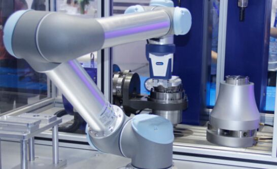 優(yōu)傲機器人